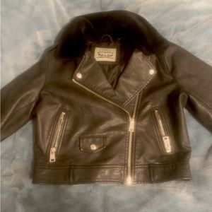 Black levi’s Leather jacket
